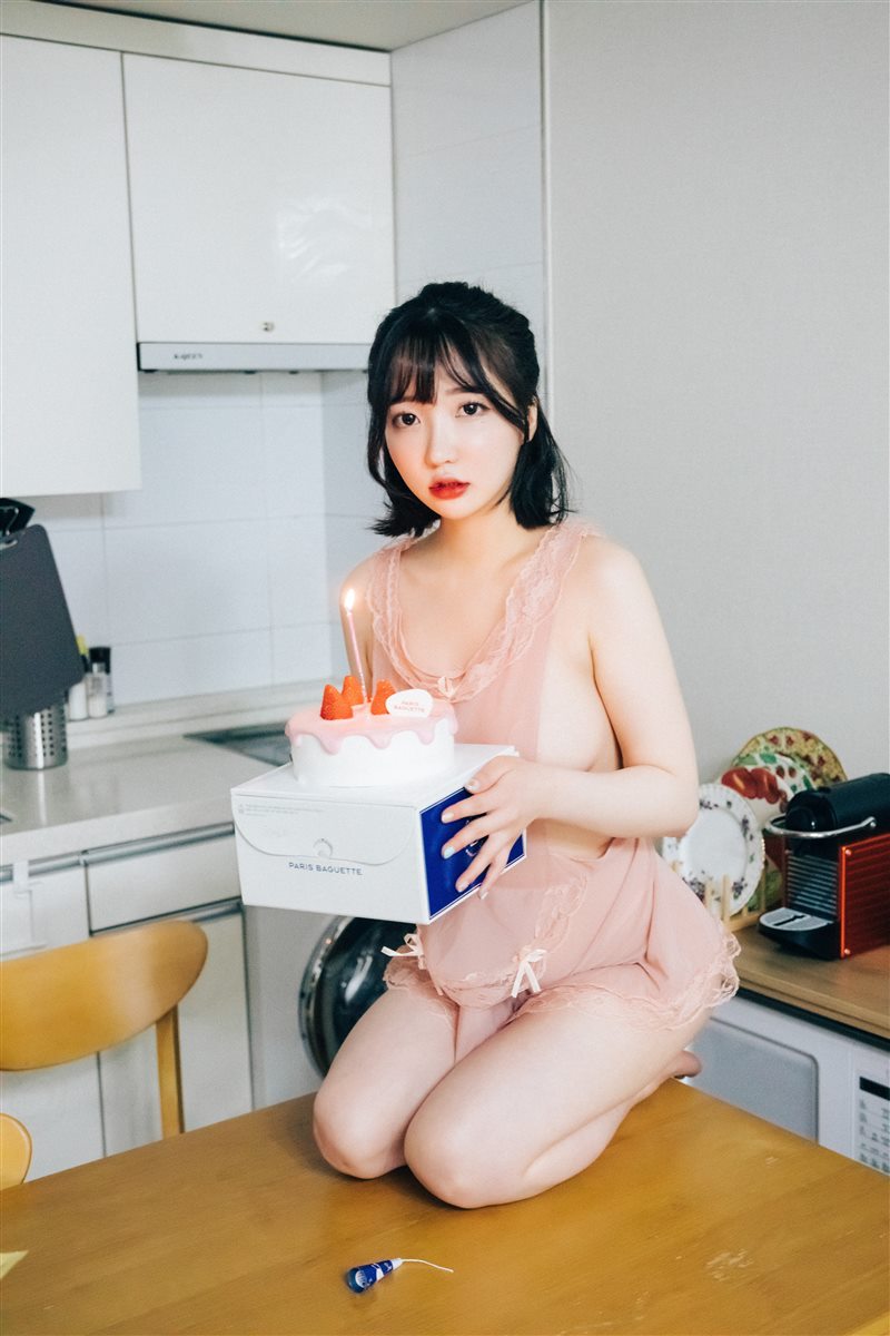 [Loozy] Ye Eun (손예은) – HBD + S.Ver [132P-1.03GB] - 呦糖社C+-呦糖社C+