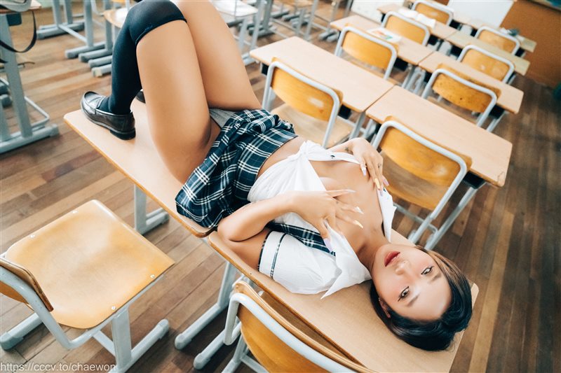 图片[6]-[Loozy] Booty Queen - Gal In A Shool Warehouse - part 01 [76P／1.90GB] - 呦糖社C+-呦糖社C+